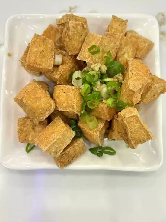 S8 椒鹽酥脆豆腐 / Salt & Pepper Crispy Tofu